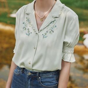 Never worn, tags on, Simple Retro Spring Floral Embroidered Blouse